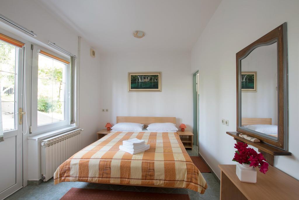Apartments Bozic Grabovac  Exteriör bild