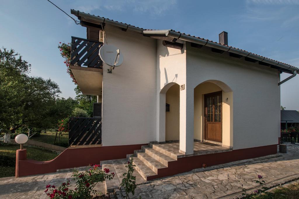 Apartments Bozic Grabovac  Exteriör bild