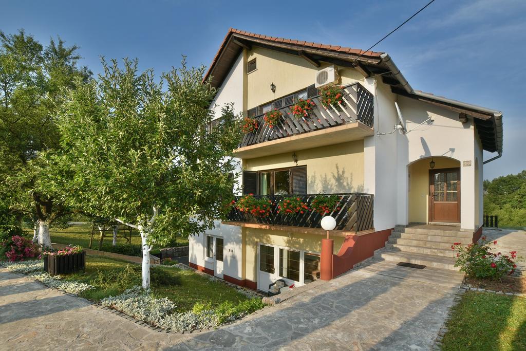 Apartments Bozic Grabovac  Exteriör bild