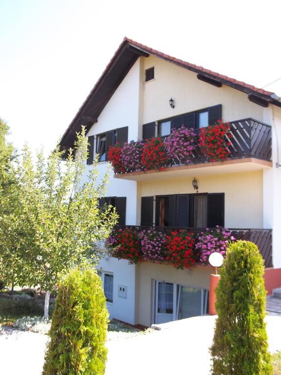 Apartments Bozic Grabovac  Exteriör bild