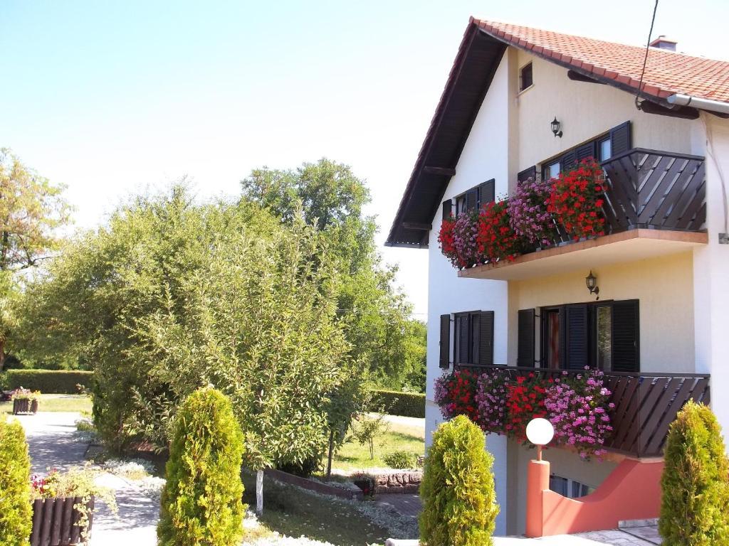Apartments Bozic Grabovac  Exteriör bild